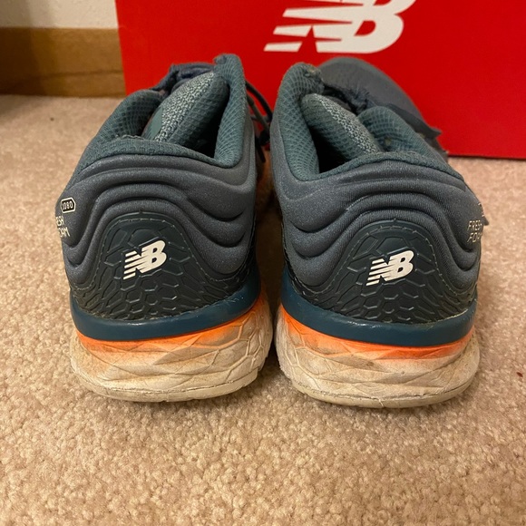 Women’s New Balance 1080s - Picture 2 of 10